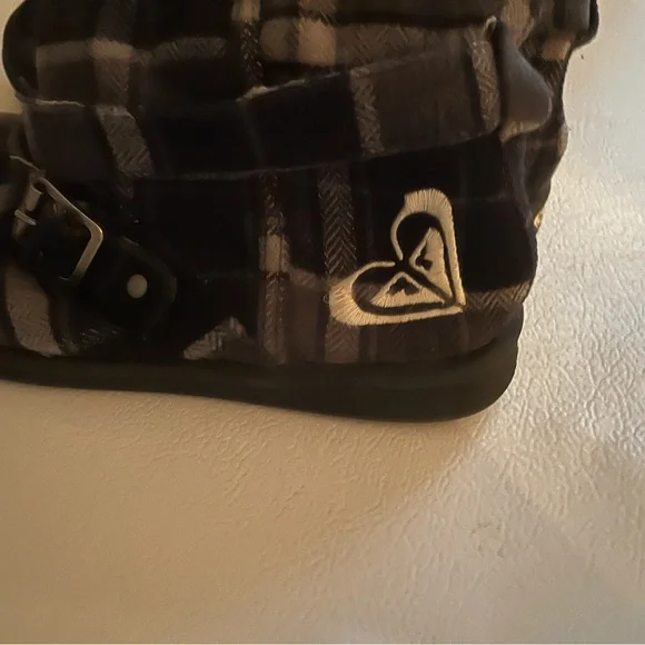 Roxy boots with fur on the inside size 6 1/2 black and gray - Picture 3 of 5